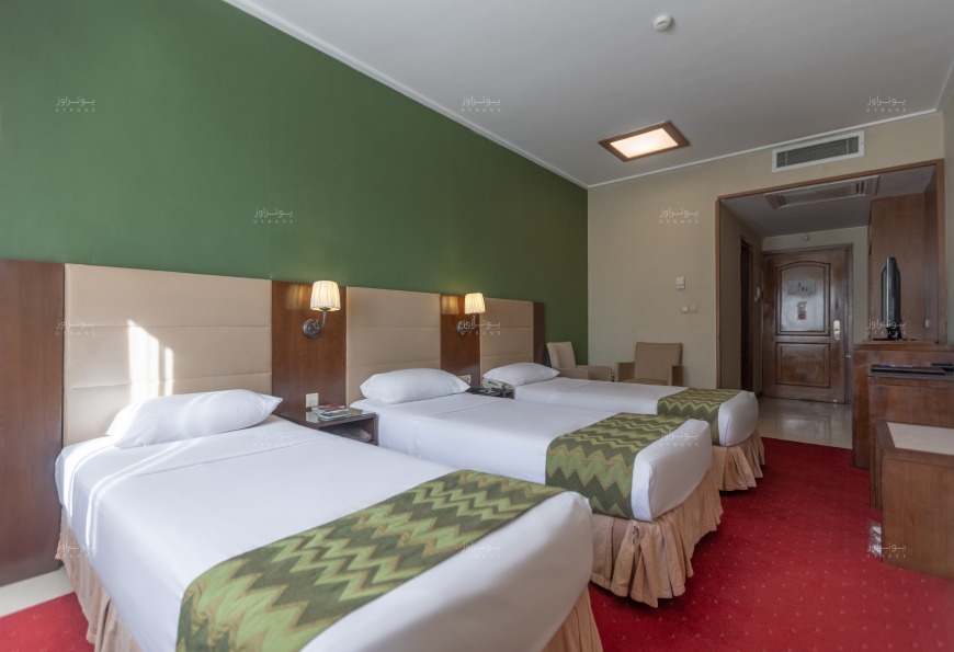 اتاق سه تخته هتل فردوس مشهد